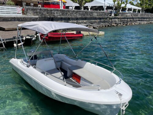 Bateau 6 + places blanc - 8 CV Yamaha sans permis